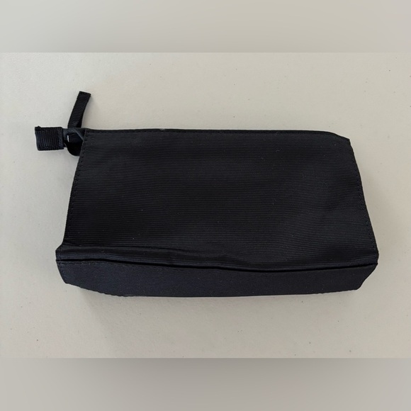 M•A•C Cosmetics | small cosmetic/makeup bag - Picture 8 of 15